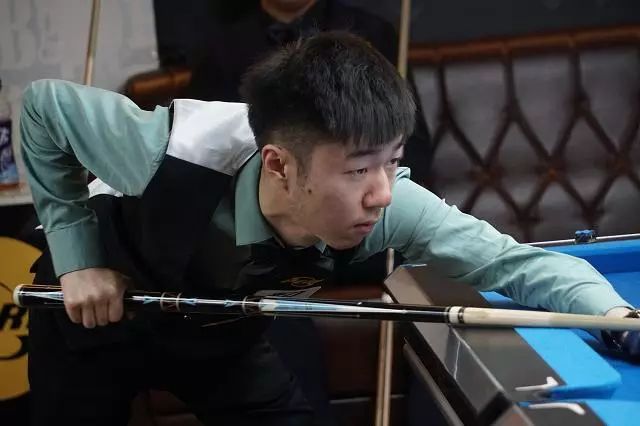 球防守时的 球防守时的