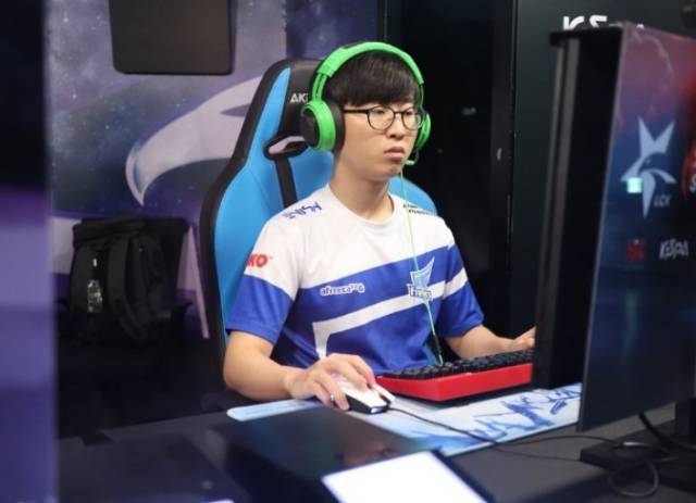 体育中超：奥斯卡破门 上港逆转国安登顶苏州赛区