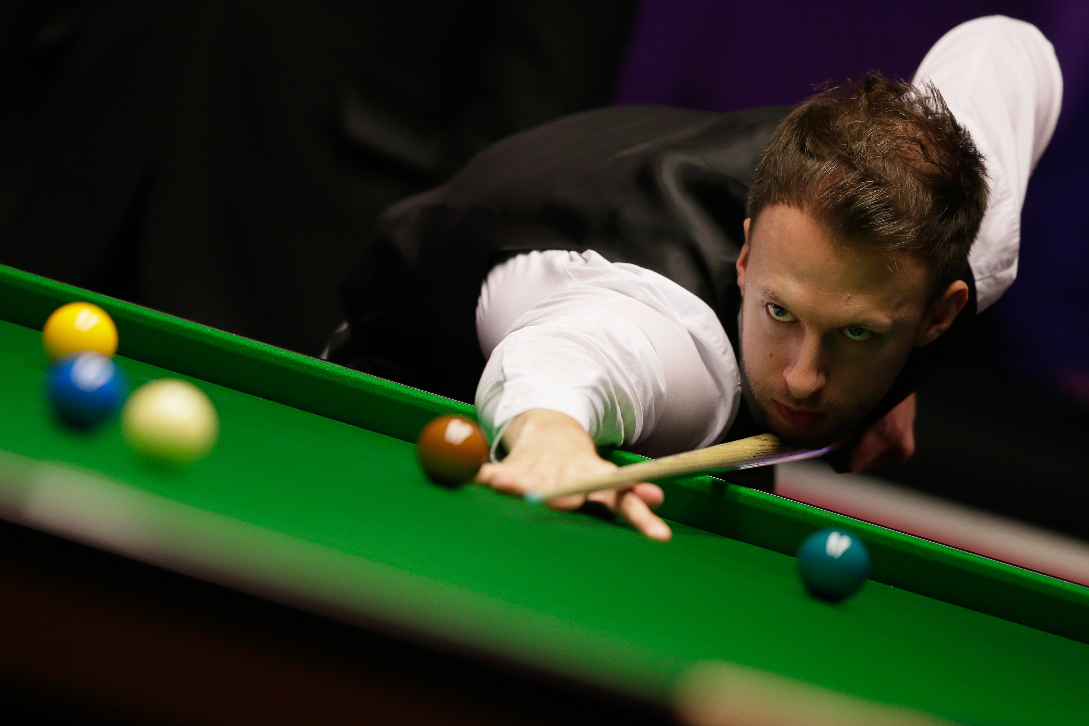 JDG首秀被零封，队友都在C，只有无畏在梦游，买来AG四人都带不动！